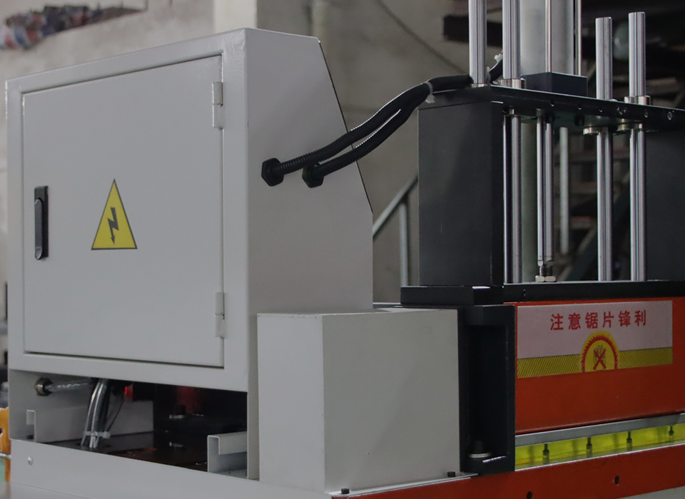 高精度切铝机精确度对比